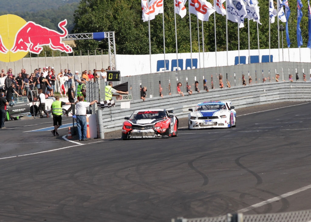 Der var tvivl om Dennis Linds sejr
(Foto: Motorsporten.dk)